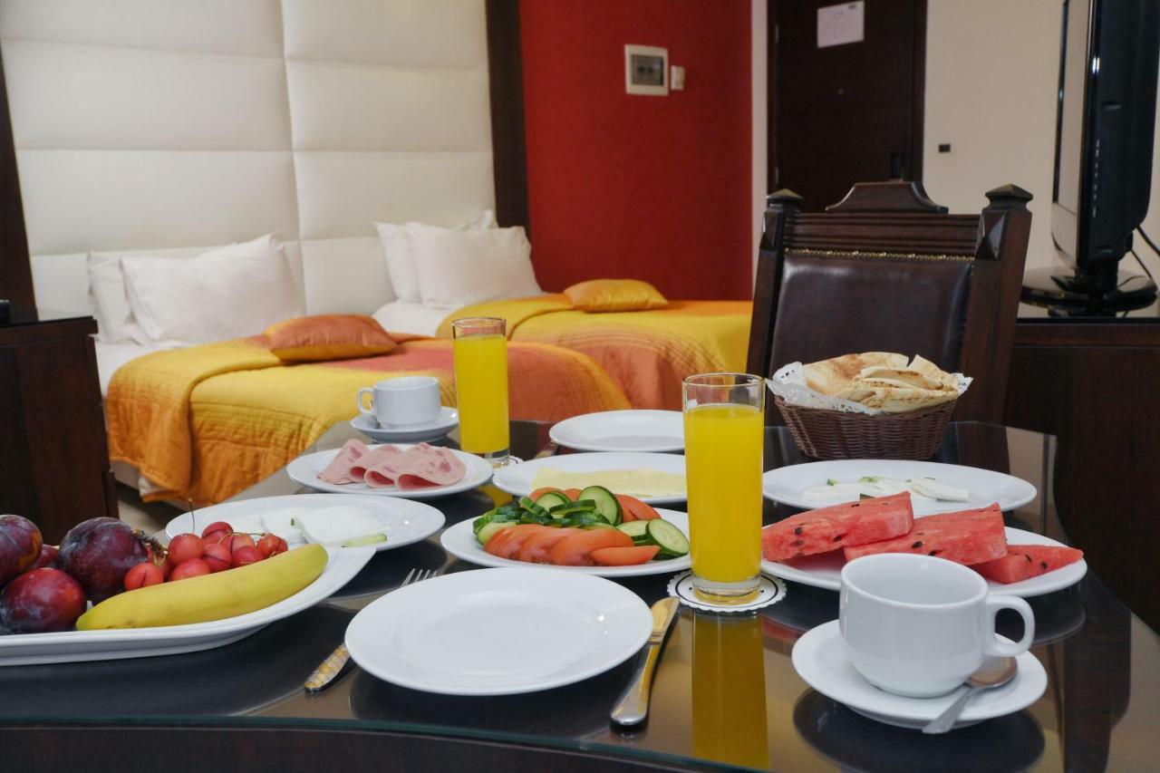 Hollywood Inn Boutique Hotel Dżunija Zewnętrze zdjęcie